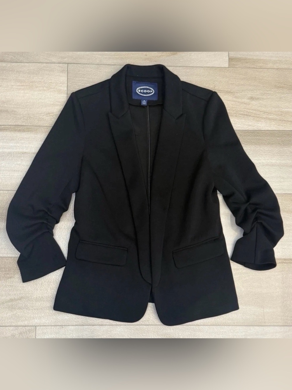 Scoop Scrunch Sleeve Scuba Stretch Blazer
Jacket Women's Black Sz M (8-10)